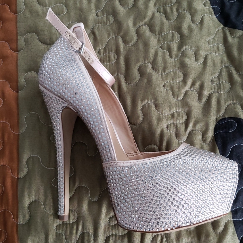 Steve Madden Deeny-ar Pewter Heels